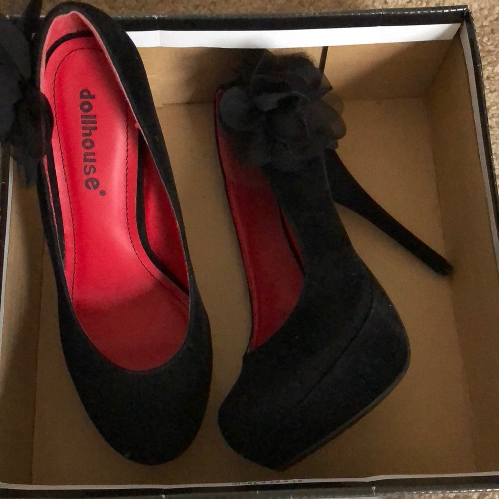 Black heels Y2K